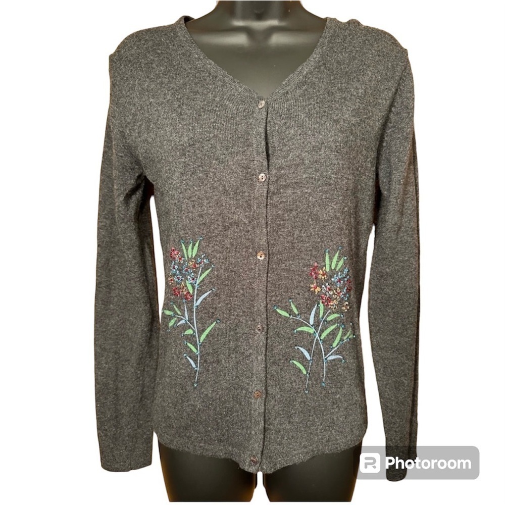 Chloe White by Autonomy beaded cardigan sweater size 10